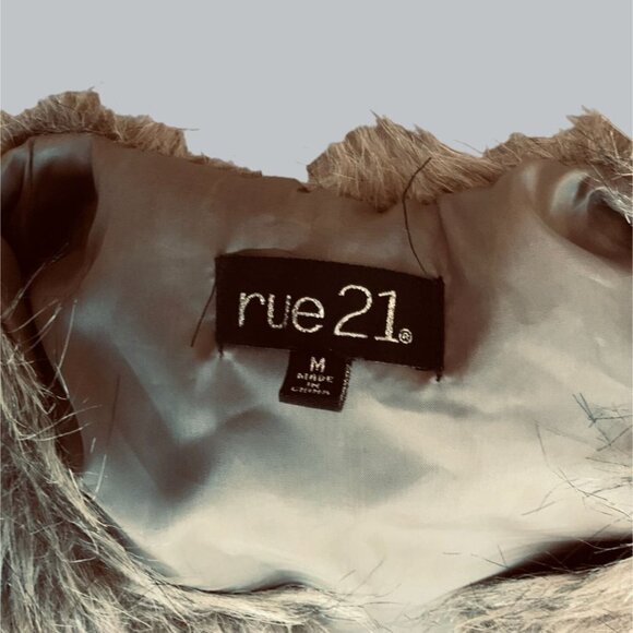 RUE 21 LADIES SLEEVELESS STYLISH BROWN HOOK CLAW CLOSE LINED FAUX FUR VEST EUC M - Picture 2 of 11